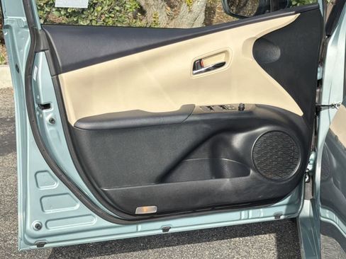 Used 2021 Toyota Prius L Eco image 22