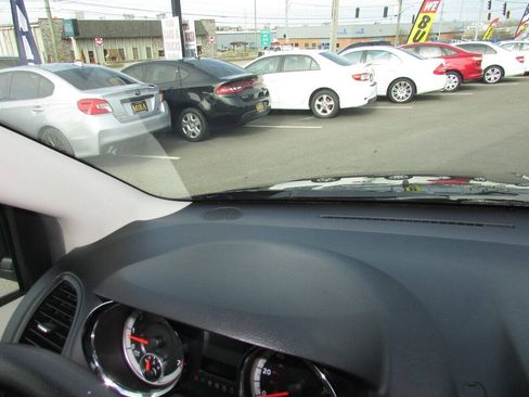 Used 2015 Dodge Grand Caravan SXT FWD image 56