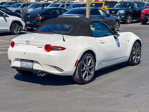 Used 2022 MAZDA MX-5 Miata Grand Touring RWD image 4