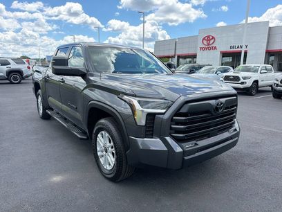 New 2026 Toyota Tundra SR5 w/ SR5 Convenience Package
