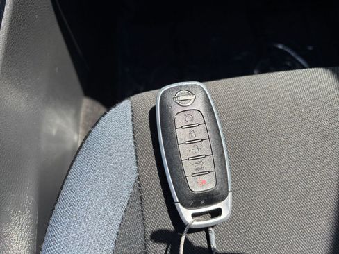 Used 2025 Nissan Versa SV FWD image 21