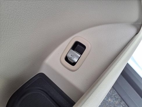 Used 2024 Mercedes-Benz GLC 300 4MATIC image 22