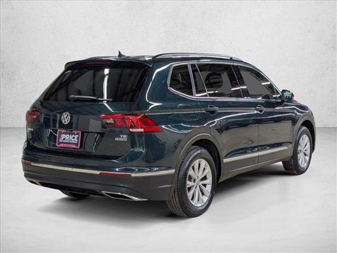 Used 2018 Volkswagen Tiguan SE w/ Panoramic Sunroof Package image 5