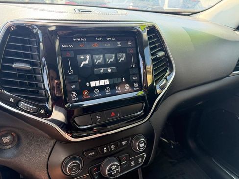 Used 2020 Jeep Cherokee Limited AWD/4WD image 32