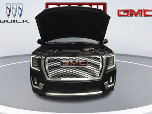 Used 2024 GMC Yukon Denali w/ Denali Reserve Package image 9