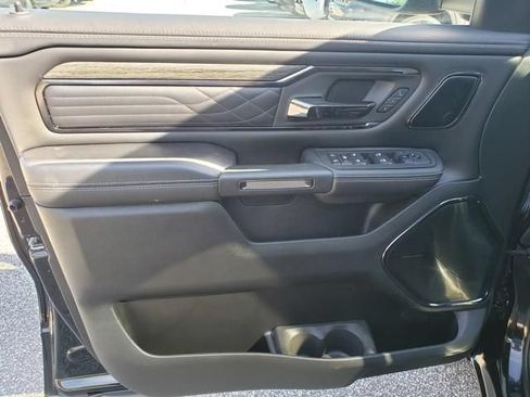 Used 2025 RAM 1500 Limited AWD/4WD image 11
