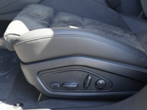 Used 2022 Audi e-tron GT Premium Plus image 32