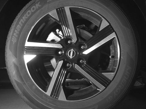Used 2025 Nissan Sentra SV FWD image 15