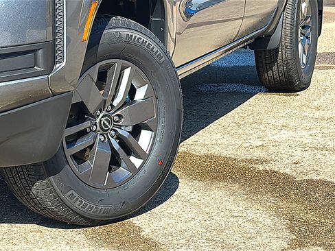 New 2026 Nissan Frontier SV w/ SV Convenience Package image 3