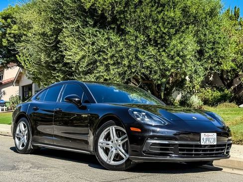 Used 2018 Porsche Panamera 4 image 12