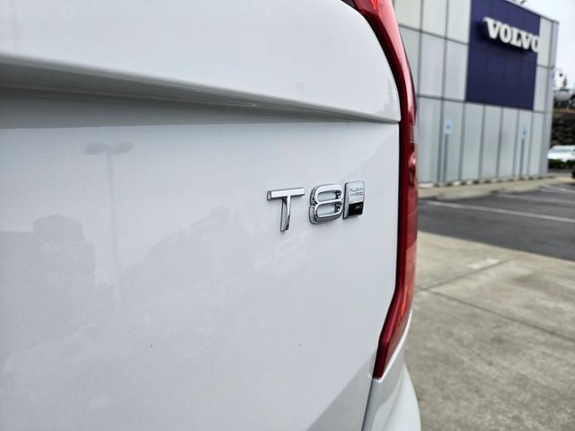 Certified 2025 Volvo XC90 T8 Plus w/ Protection Package Premier AWD/4WD image 11