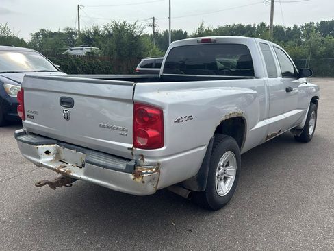 Used 2010 Dodge Dakota SXT AWD/4WD image 5