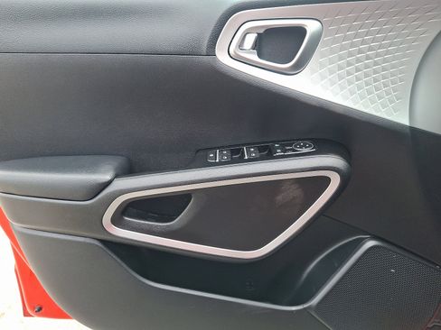 Used 2020 Kia Soul X-Line image 12