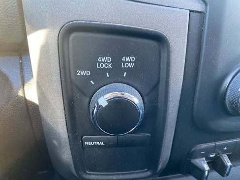 Used 2013 RAM 2500 Tradesman w/ Chrome Appearance Group image 15