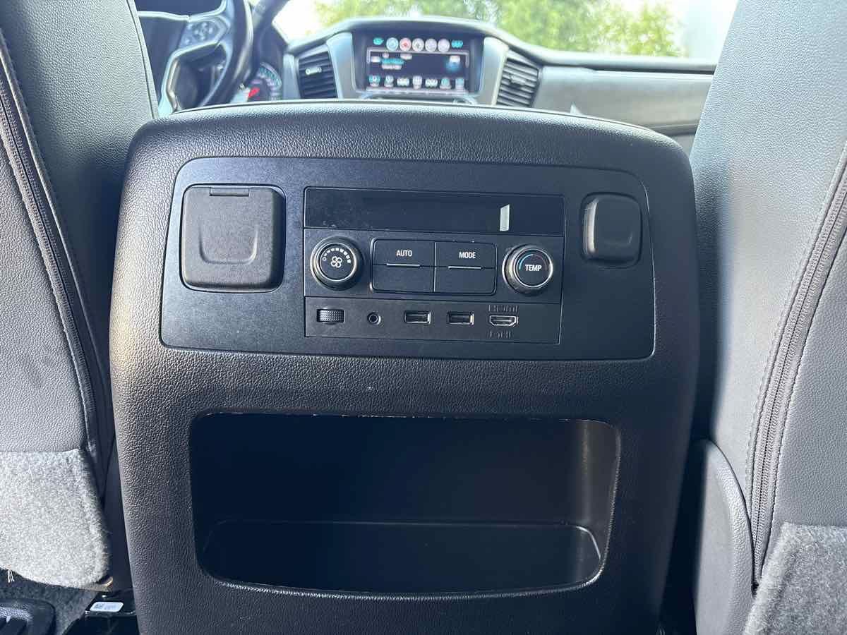 Used 2019 Chevrolet Suburban LT AWD/4WD image 15