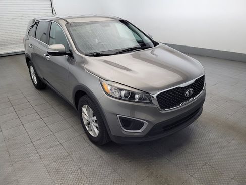 Used 2017 Kia Sorento L image 13