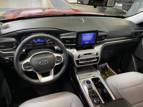 Certified 2021 Ford Explorer XLT w/ Equipment Group 202A image 13