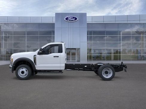 New 2025 Ford F550 2WD Regular Cab Super Duty image 3