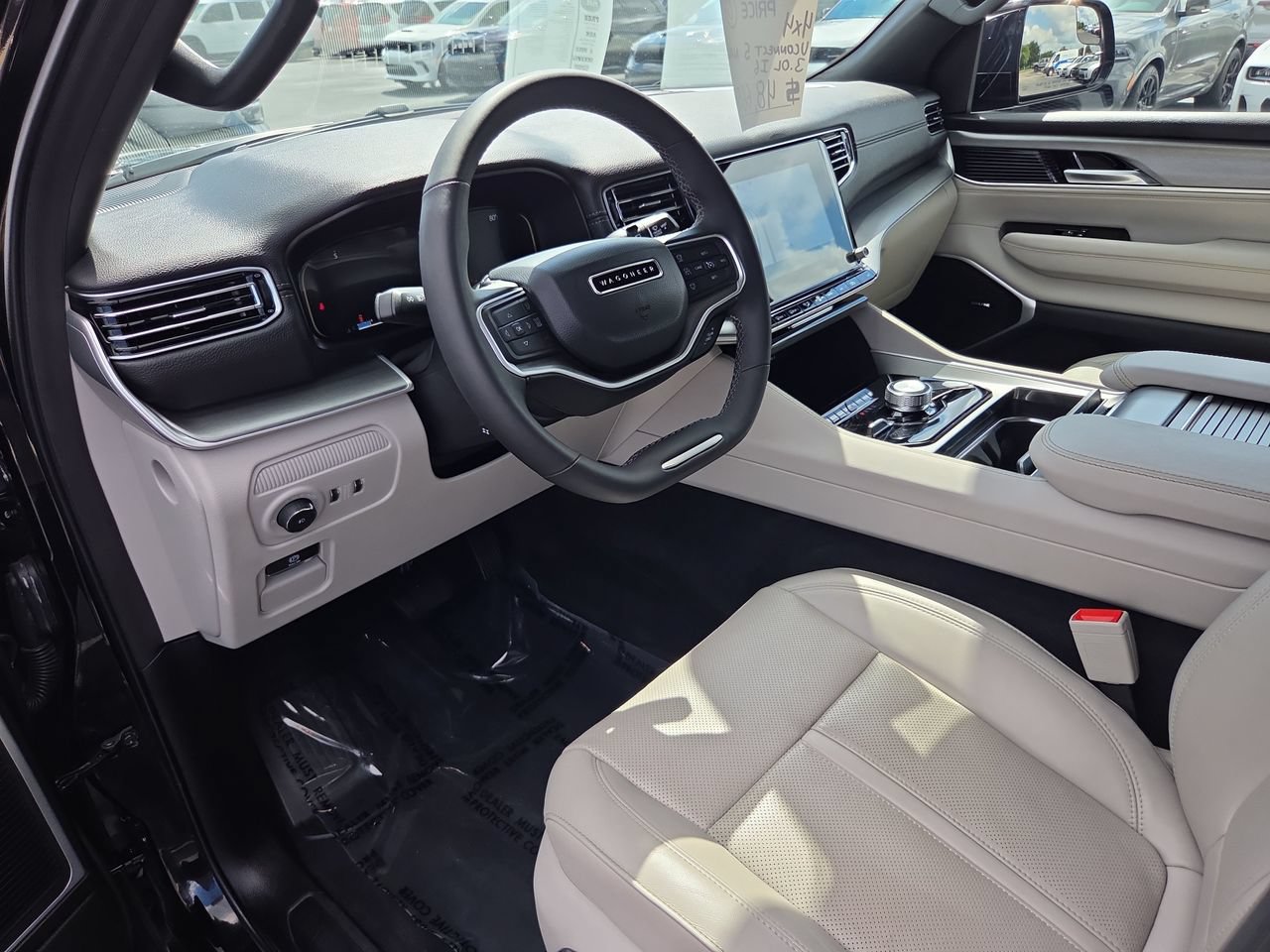 Used 2025 Jeep Wagoneer 4WD image 18