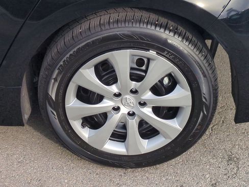 Used 2025 Toyota Corolla LE image 30