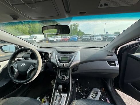 Used 2013 Hyundai Elantra FWD image 10