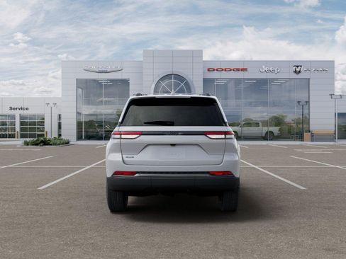 New 2026 Jeep Grand Cherokee Altitude image 7