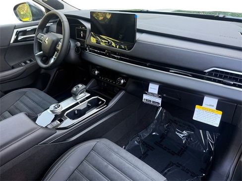New 2026 Mitsubishi Outlander SE image 25