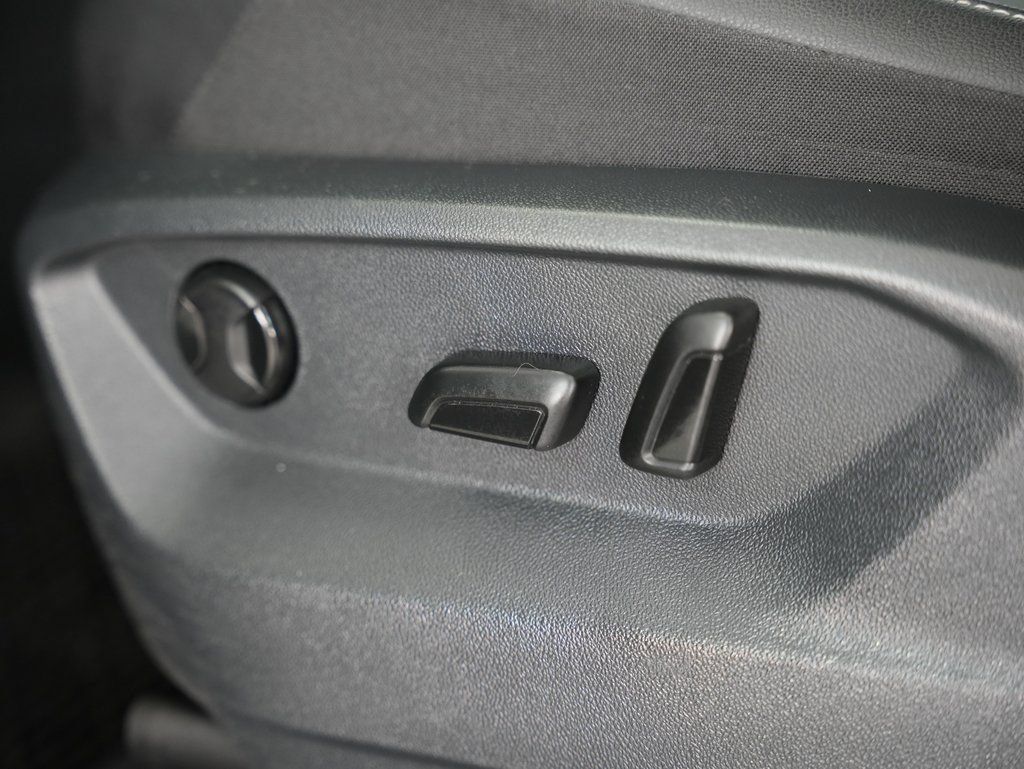 Used 2021 Volkswagen Tiguan SE w/ Panoramic Sunroof Package AWD/4WD image 49