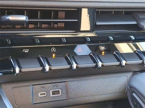 Used 2025 Chevrolet Colorado W/T w/ Advanced Trailering Package image 26