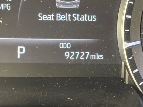 Used 2021 Toyota Highlander XLE image 29