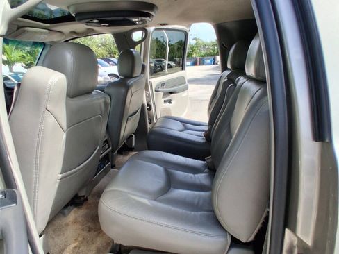 Used 2003 Chevrolet Suburban Z71 AWD/4WD image 17