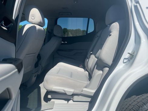 Used 2021 GMC Acadia SLE w/ Driver Convenience Package FWD image 30