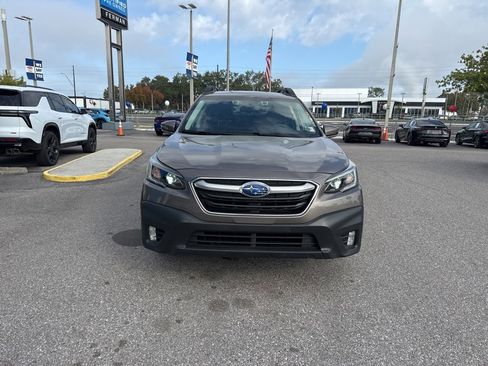 Used 2022 Subaru Outback Premium image 3