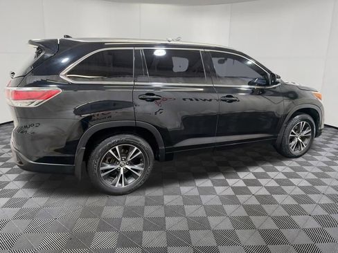 Used 2016 Toyota Highlander XLE AWD/4WD image 8