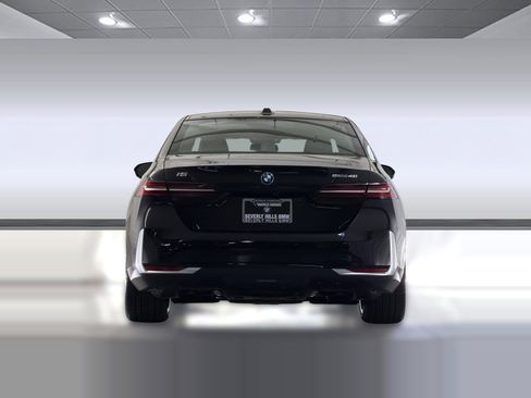 New 2026 BMW i5 eDrive40 w/ Premium Package RWD image 10