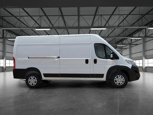 New 2025 RAM ProMaster 2500 w/ Quick Order Package 22G SLT image 5
