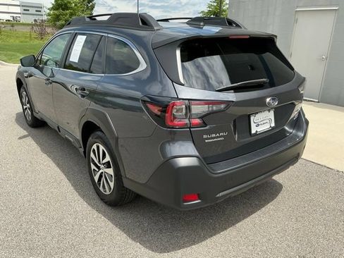 Certified 2025 Subaru Outback Premium AWD/4WD image 2