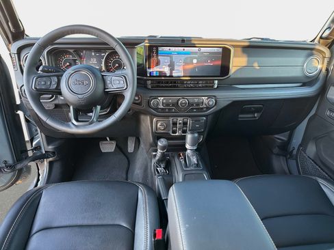 New 2025 Jeep Gladiator Sport image 17