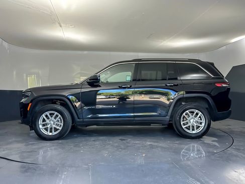 Used 2023 Jeep Grand Cherokee Laredo w/ Luxury Tech Group I AWD/4WD image 6