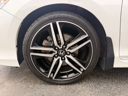 Used 2017 Honda Accord Sport Special Edition image 17