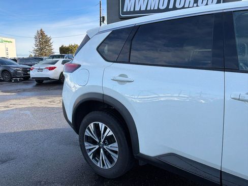 Used 2021 Nissan Rogue SV AWD/4WD image 4
