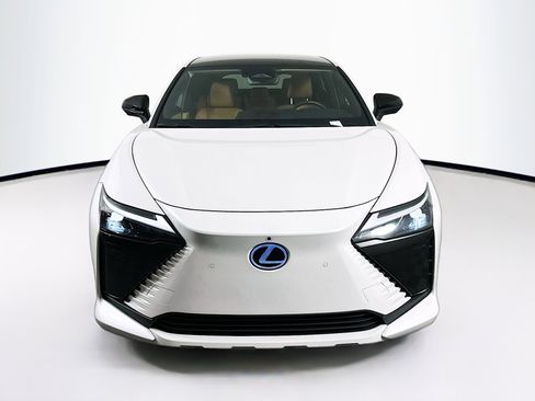 Used 2024 Lexus RZ 300e Premium w/ Accessory Package (Z1) FWD image 2