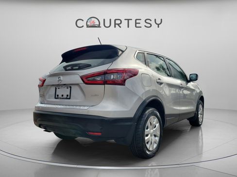 Used 2020 Nissan Rogue Sport S image 5