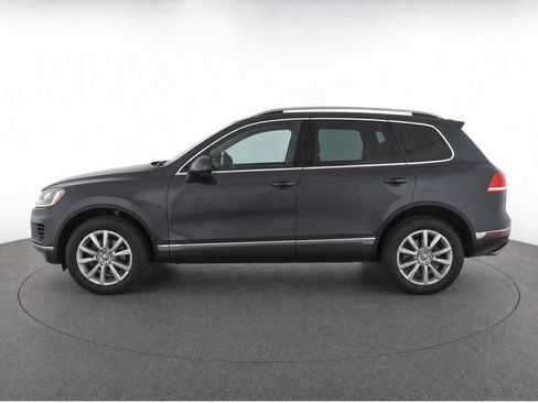 Used 2016 Volkswagen Touareg Sport AWD/4WD image 7