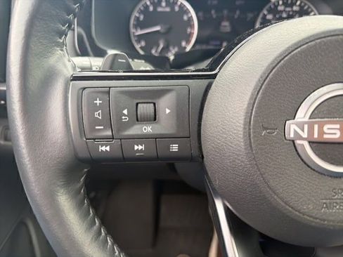 Used 2024 Nissan Pathfinder SL w/ SL Premium Package image 11