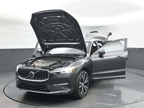 Used 2022 Volvo XC60 B5 Inscription image 55