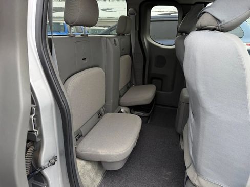 Used 2016 Nissan Frontier S image 24