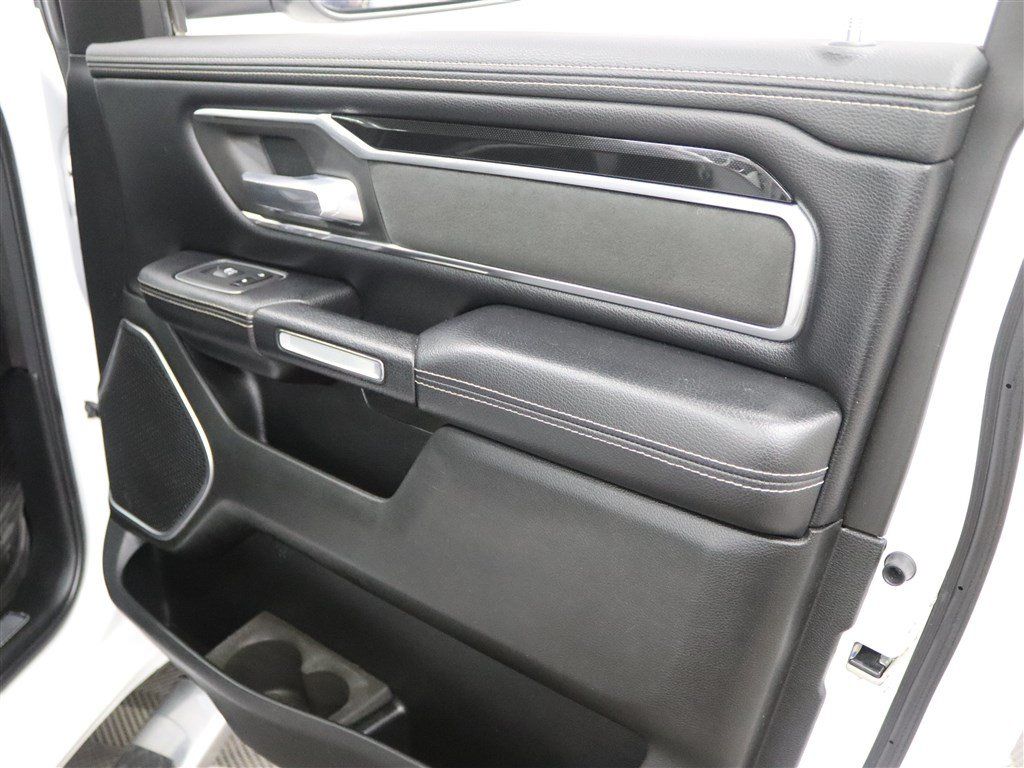 Used 2020 RAM 1500 Laramie w/ Sport Appearance Package AWD/4WD image 33