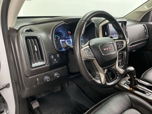 Used 2018 GMC Canyon Denali image 2