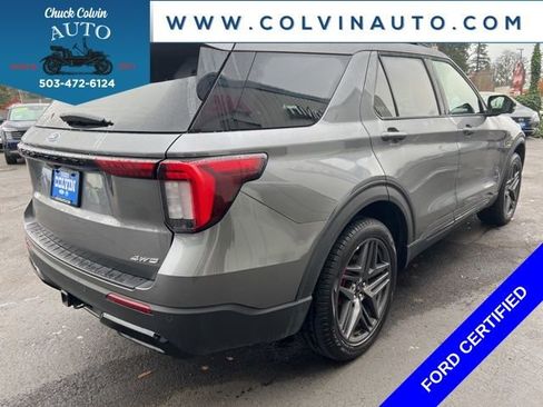 Used 2025 Ford Explorer ST-Line w/ ST-Line Street Pack image 8